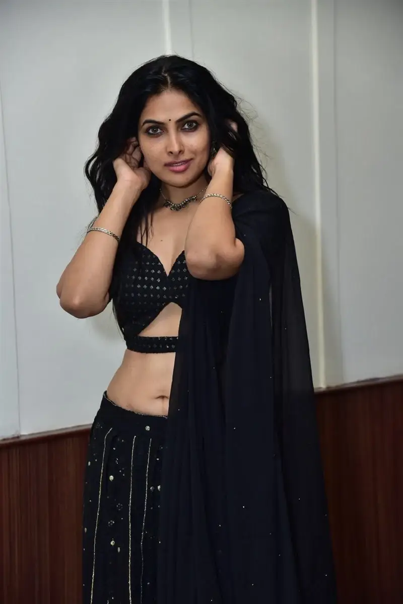 TELUGU ACTRESS DIVI VADTHYA IN BLACK LEHENGA CHOLI 25